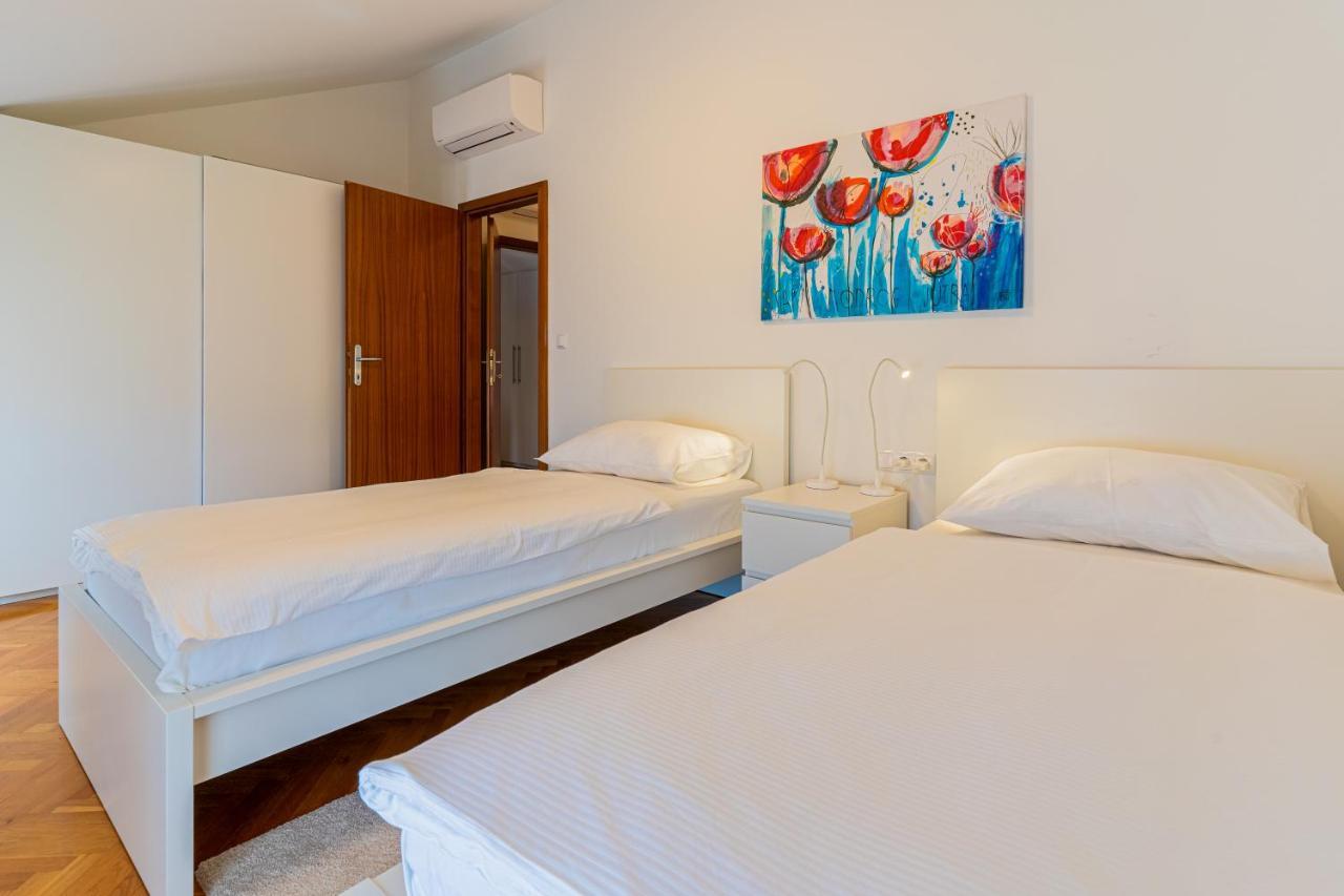 Apartment House Catania *